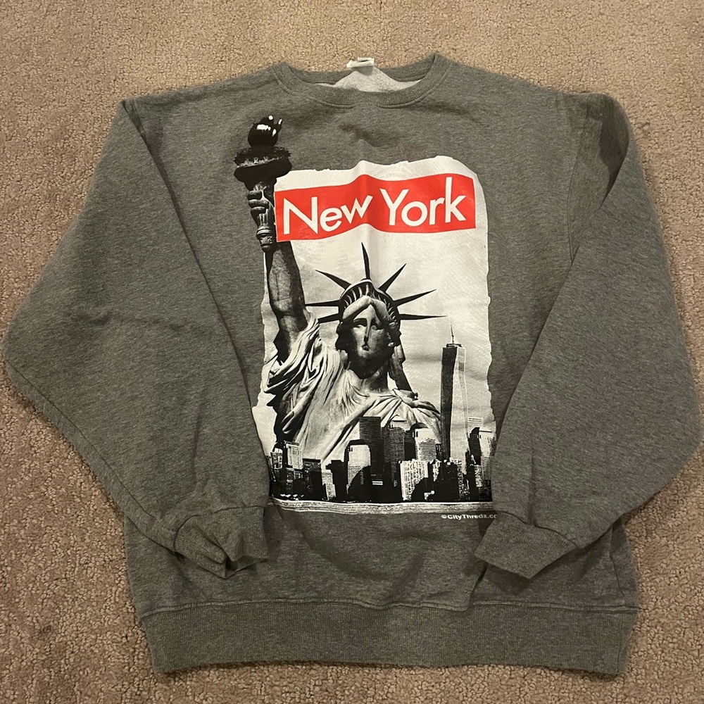 Women’s small NYC crewneck